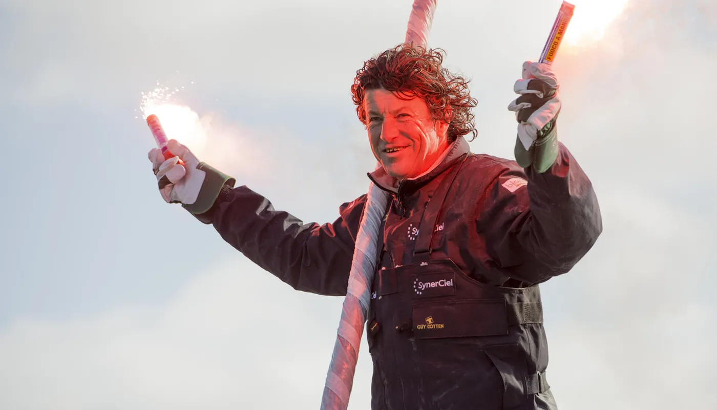  VENDEE GLOBE FINISH FOR JEAN LE CAM (FRA) / SYNERCIEL AFTER 88D 00H 12MN 58SEC - 5TH - FLARES