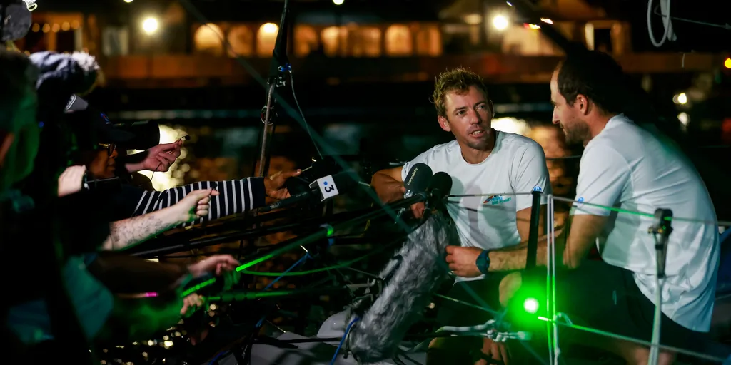 Thomas Ruyant et Morgan Lagravière arrivée en Martinique