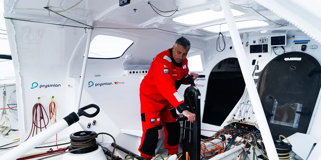 LORIENT, FRANCE - 16 AVRIL 2024 : Le skipper de Prysmian, Giancarlo Pedote (ITA), le 16 avril 2024, au large de Lorient, France - Photo par Adrien Nivet / polaRYSE