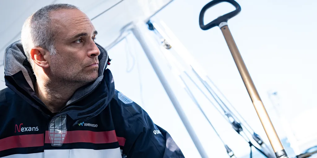 LORIENT, FRANCE - 18 AVRIL 2024 : Le skipper de Nexans - Wewise Fabrice Amedeo (FRA) est photographié le 18 avril 2024 à Lorient, France - Photo par Gauthier Lebec