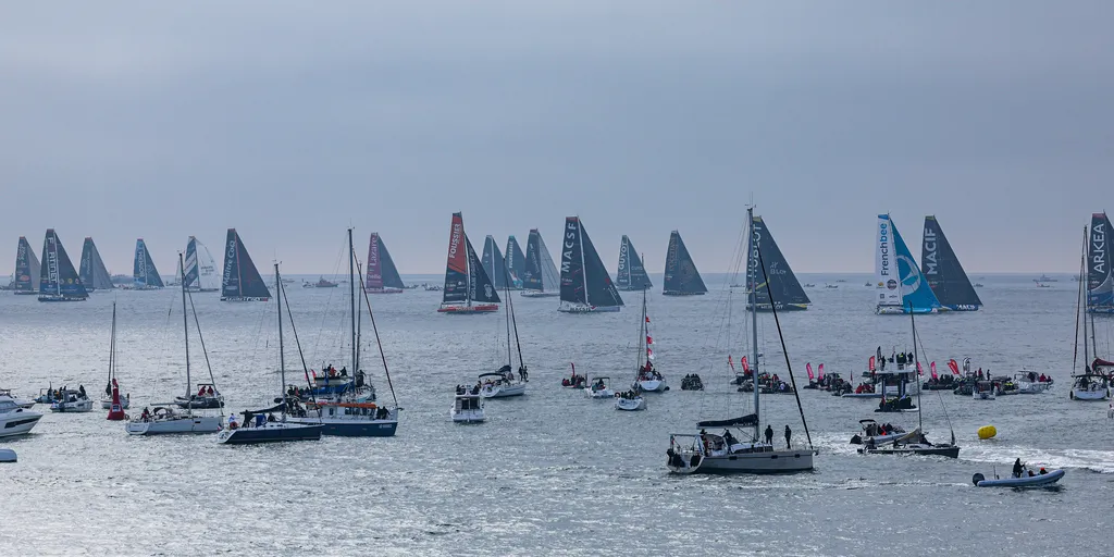 LES SABLES D'OLONNE, FRANCE - 10 NOVEMBRE 2024 : Les 40 concurrents IMOCA sont photographiés sur la ligne de départ de la 10e édition du Vendée Globe, le 10 novembre 2024 aux Sables d'Olonne, France. (Photo par Jean-Marie Liot / Alea)
