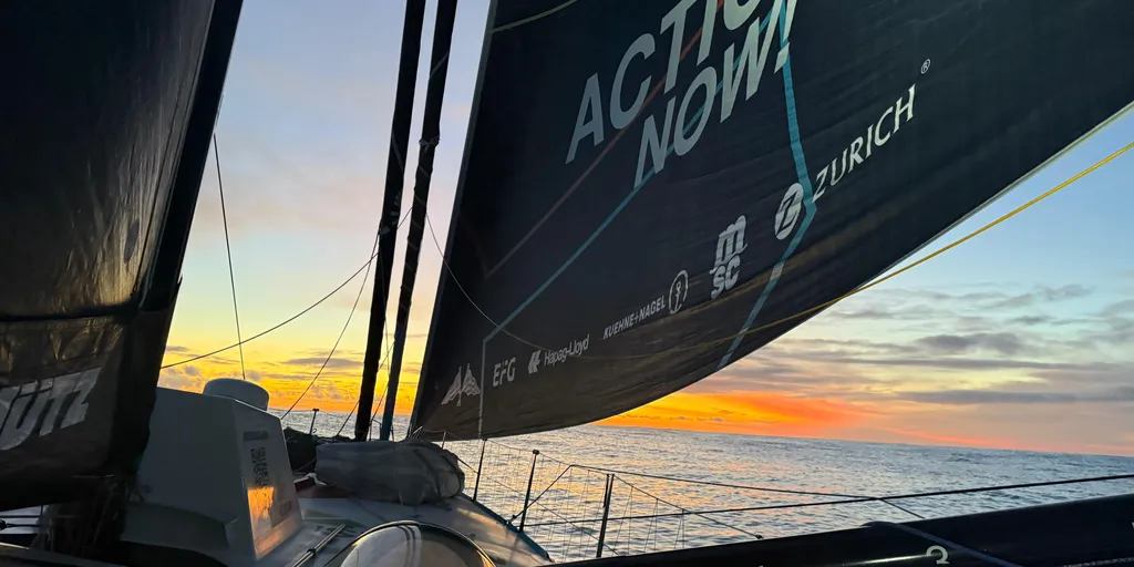 30 NOVEMBRE 2024 : Photo envoyée depuis le bateau Malizia - Seaexplorer lors de la course à la voile du Vendée Globe le 30 novembre 2024. (Photo du skipper Boris Herrmann) Lever de soleil