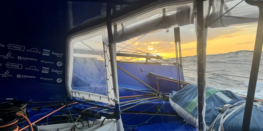 COURSE, 07 DÉCEMBRE 2024 : Photo envoyée depuis le bateau STAND AS ONE - Altavia lors de la course à la voile du Vendée Globe le 07 décembre 2024. (Photo du skipper Eric Bellion)
