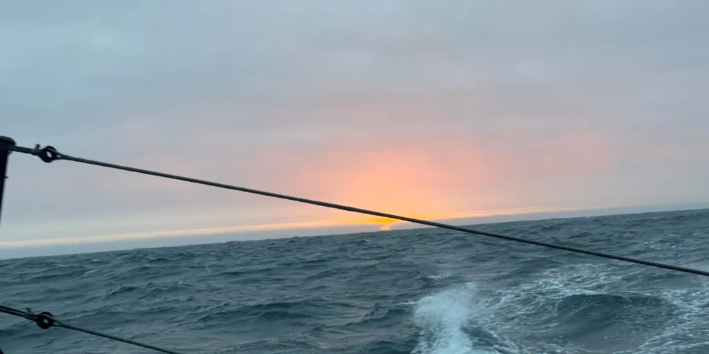COURSE, 19 DÉCEMBRE 2024 : Photo envoyée depuis le bateau GUYOT Environnement - Water Family lors de la course à la voile du Vendée Globe le 19 décembre 2024. (Photo du skipper Benjamin Dutreux)