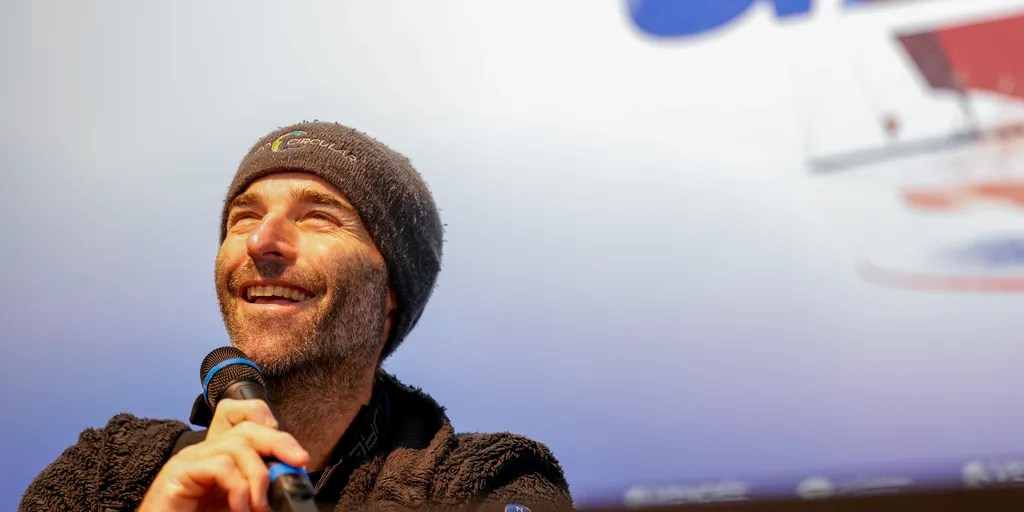 LES SABLES D'OLONNE, FRANCE - 25 JANVIER 2025 : HOLCIM - Le skipper de PRB Nicolas Lunven (FRA) est photographié lors de sa conférence de presse après avoir pris la 6e place du Vendée Globe, le 25 janvier 2025 aux Sables d'Olonne, France - (Photo by Anne Beauge / Alea)