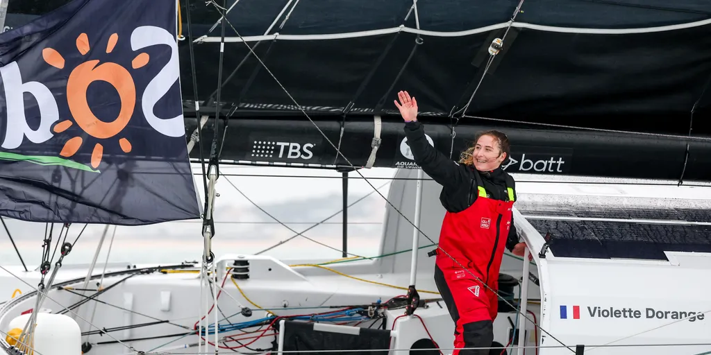 LES SABLES D'OLONNE, FRANCE - 09 FEVRIER 2025 : Violette Dorange (FRA), skipper de DeVenir, est photographiée après avoir pris la 25ème place du Vendée Globe, le 09 février 2025 aux Sables d'Olonne, France - (Photo by Jean-Marie Liot / Alea)