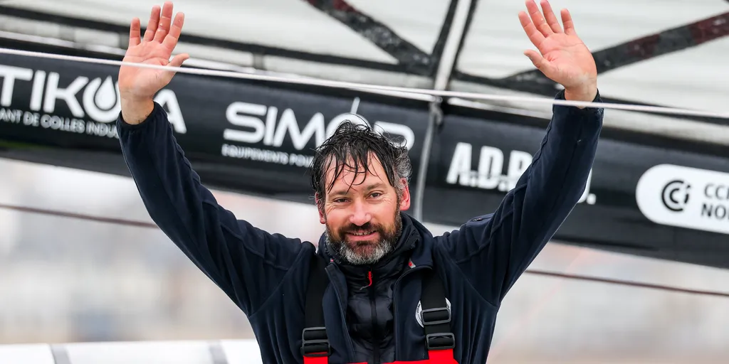 LES SABLES D'OLONNE, FRANCE - 09 FEVRIER 2025 : Le skipper de Fives Group - Lantana Environnement Louis Duc (FRA) est photographié après avoir pris la 26ème place du Vendée Globe, le 09 février 2025 aux Sables d'Olonne, France - (Photo by Jean-Marie Liot / Alea)