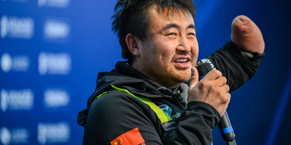 LES SABLES D'OLONNE, FRANCE - 18 FEVRIER 2025 : Le skipper de Singchain Team Haikou Jingkun Xu (CN) est photographié lors de sa conférence de presse après avoir pris la 30ème place du Vendée Globe, le 18 février 2025 aux Sables d'Olonne, France - (Photo by Jean-Louis Carli / Alea)