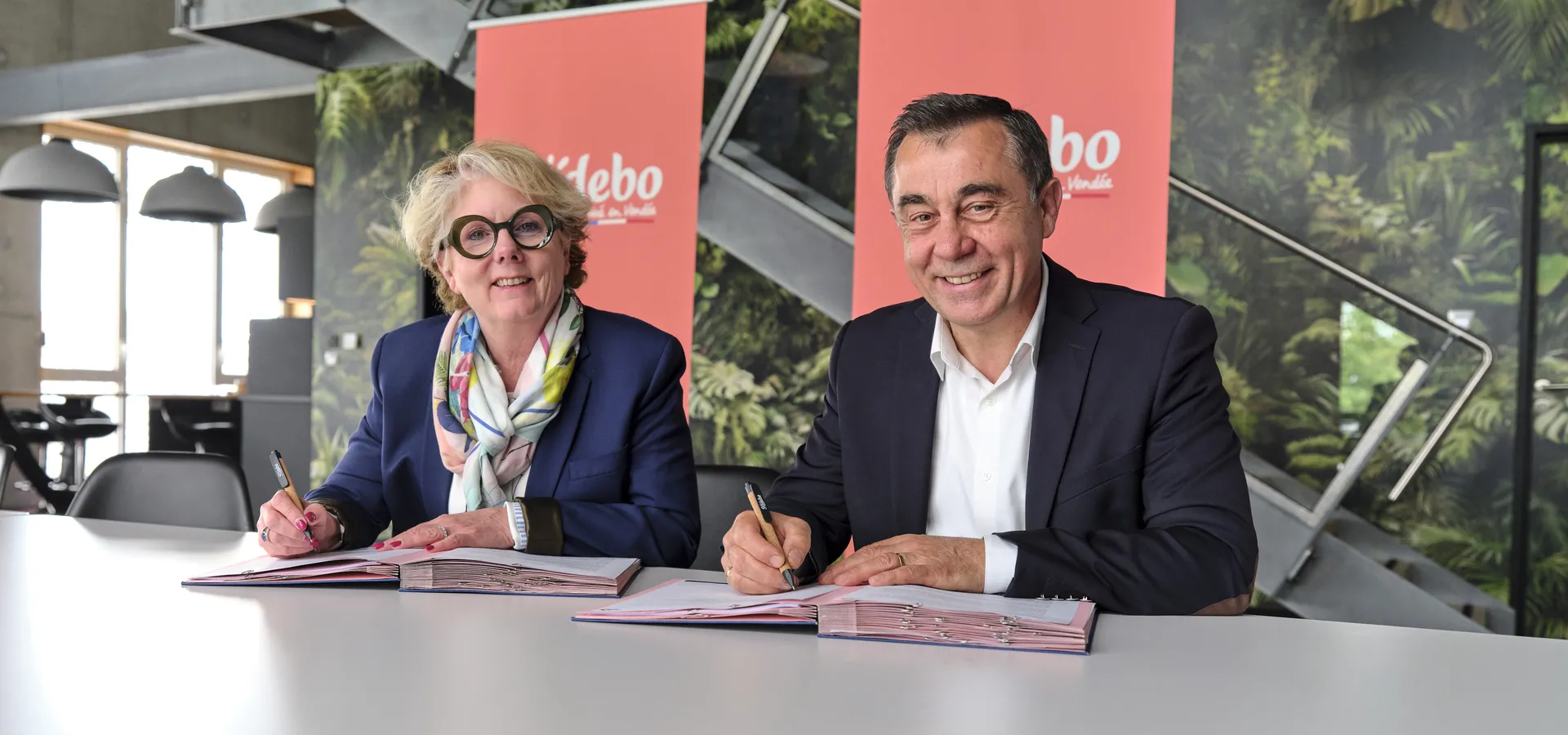 signature contrat de partenariat