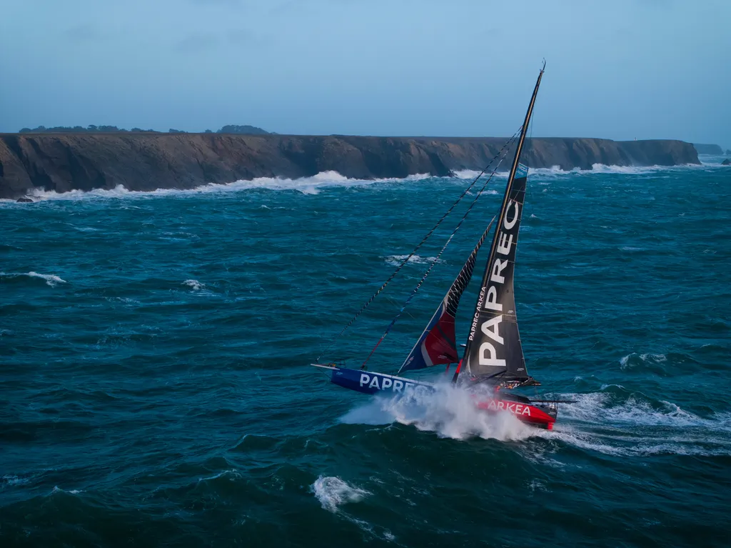 Arrivée de l'Imoca Paprec Arkea vue drone