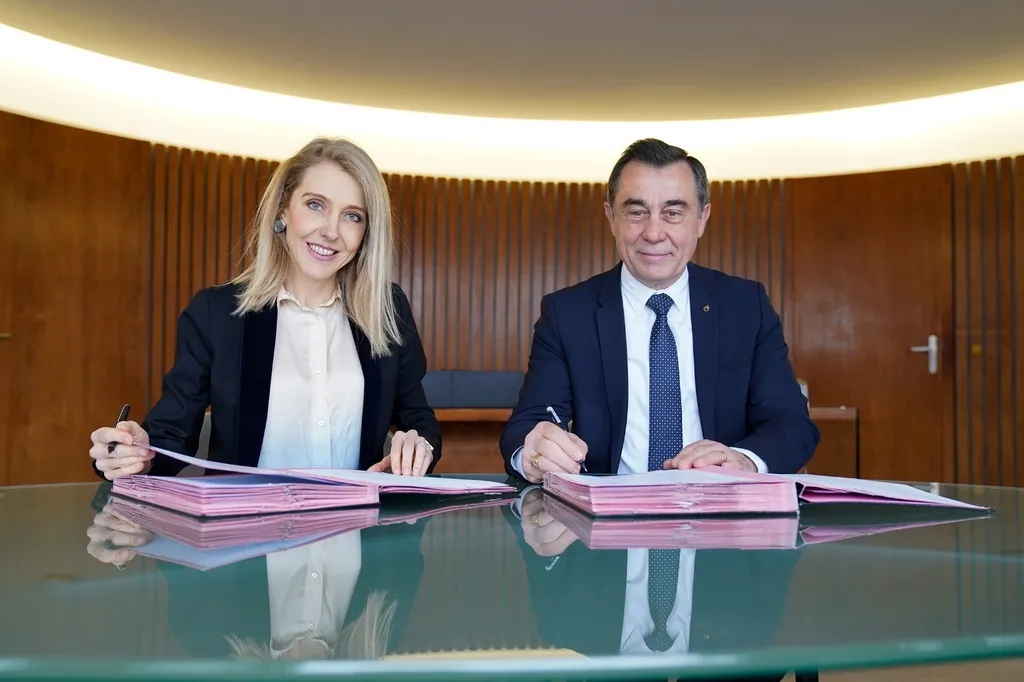 Sibyle Veil, directrice générale de Radio France et Alain Leboeuf, président du Vendée Globe et du Département de la Vendée 