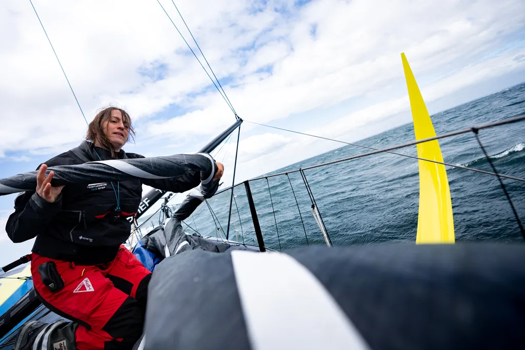 LORIENT, FRANCE - 16 AVRIL 2024 : TeamWork - Justine Mettraux (SUI), skipper du Team Snef, le 16 avril 2024 à Lorient, France - Photo de Gauthier Lebec