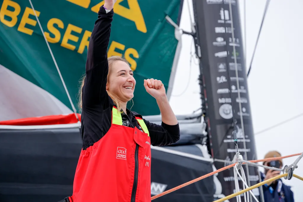 LES SABLES D'OLONNE, FRANCE - 10 NOVEMBRE 2024 : Les 40 concurrents IMOCA sont photographiés avant la ligne de départ de la 10e édition du Vendée Globe, le 10 novembre 2024 aux Sables d'Olonne, France. (Photo par Anne Beauge / Alea)