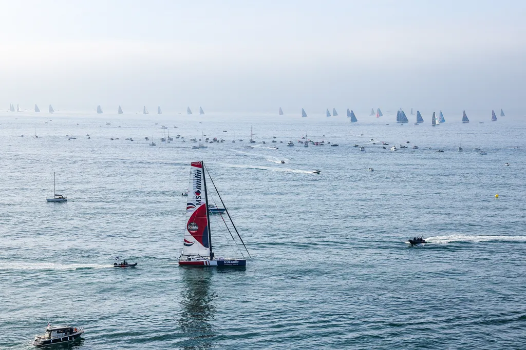 LES SABLES D'OLONNE, FRANCE - 10 NOVEMBRE 2024 : Les 40 concurrents IMOCA sont photographiés sur la ligne de départ de la 10e édition du Vendée Globe, le 10 novembre 2024 aux Sables d'Olonne, France. (Photo par Jean-Marie Liot / Alea)