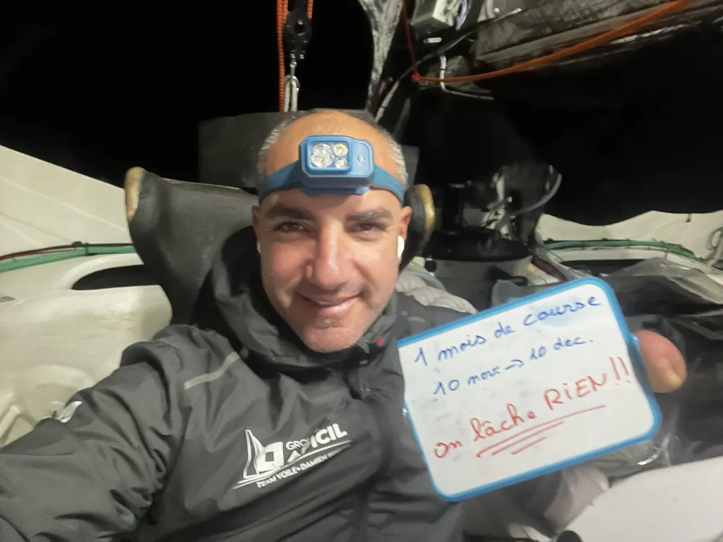 COURSE, 10 DÉCEMBRE 2024 : Photo envoyée depuis le bateau Groupe APICIL lors de la course à la voile du Vendée Globe le 10 décembre 2024. (Photo du skipper Damien Seguin)