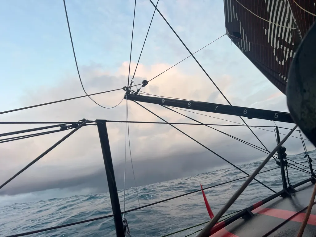 26 DÉCEMBRE 2024 : Photo envoyée depuis le bateau Charal lors de la course à la voile du Vendée Globe le 26 décembre 2024. (Photo du skipper Jérémie Beyou)