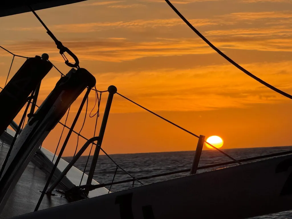 COURSE, 29 DÉCEMBRE 2024 : Photo envoyée depuis le bateau Singchain Team Haikou lors de la course à la voile du Vendée Globe le 29 décembre 2024. (Photo du skipper Jingkun Xu) mi-parcours