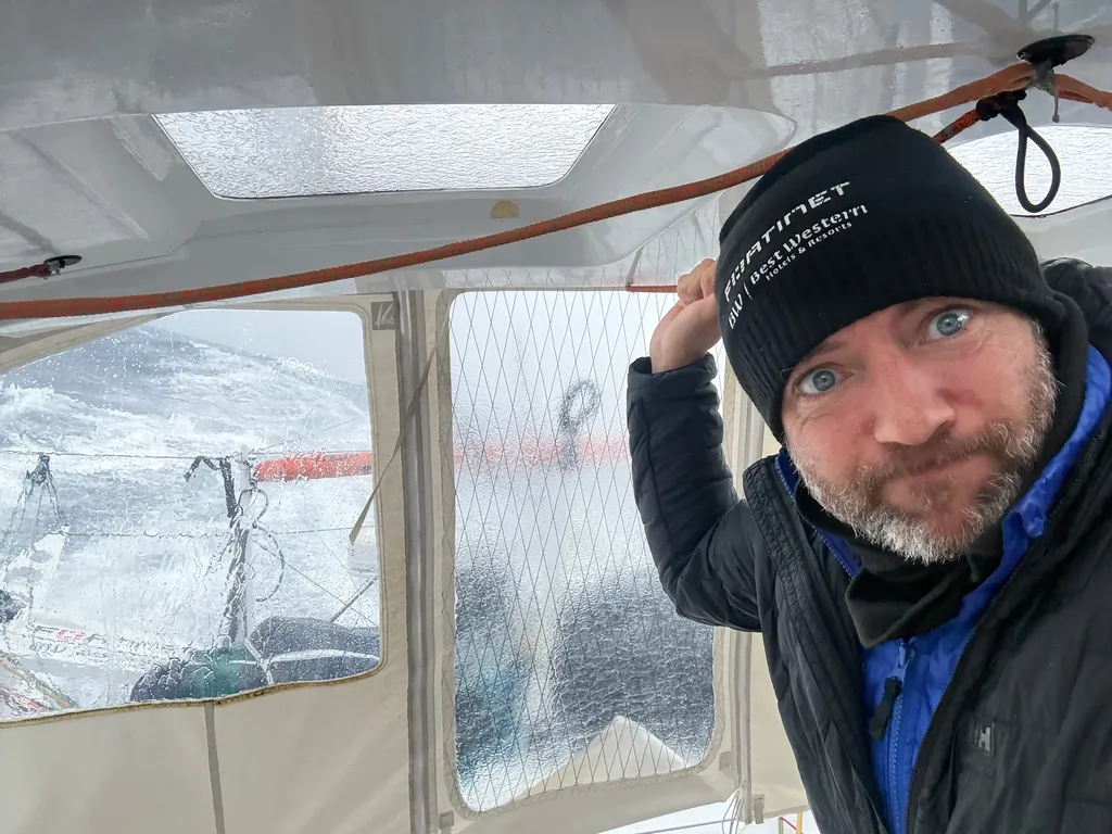 COURSE, 29 DÉCEMBRE 2024 : Photo envoyée depuis le bateau Fortinet - Best Western lors de la course à la voile du Vendée Globe le 29 décembre 2024. (Photo du skipper Romain Attanasio)