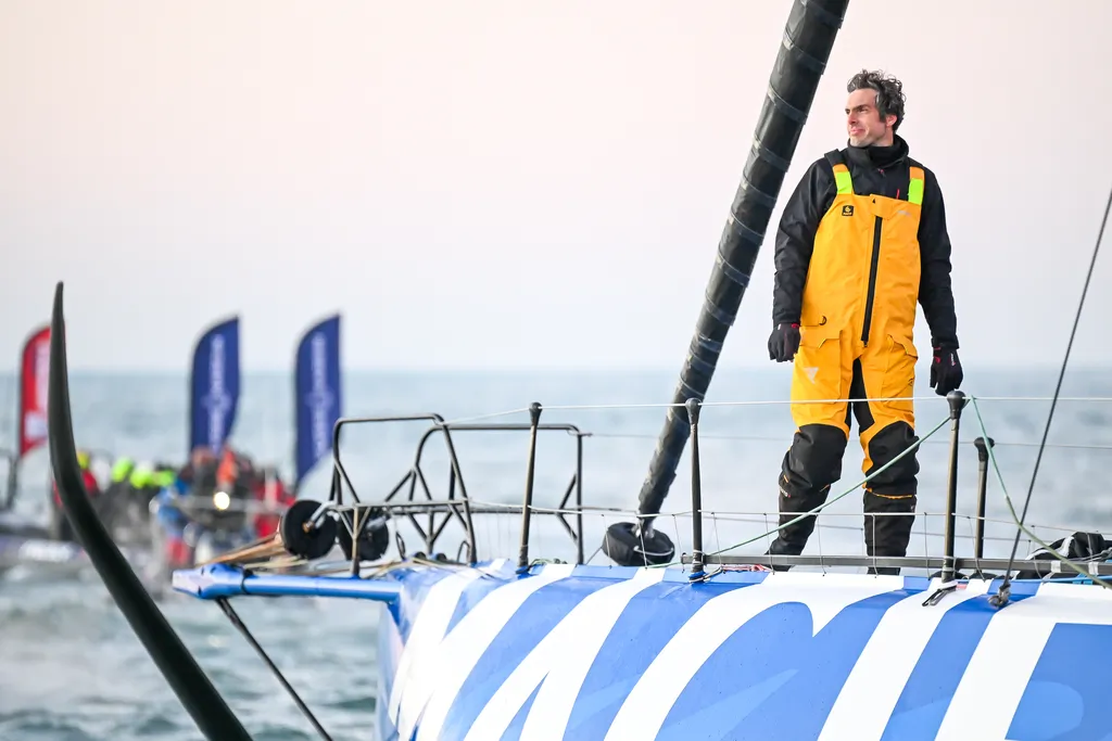 LES SABLES D'OLONNE, FRANCE - 14 JANVIER 2025 : Charlie Dalin (FRA), skipper de MACIF Santé Prévoyance, est photographié après avoir remporté le Vendée Globe 2024, le 14 janvier 2025 aux Sables d'Olonne, France. (Photo Jean-Louis Carli / Alea)
