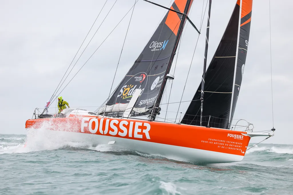 LES SABLES D'OLONNE, FRANCE - 09 FEVRIER 2025 : Sébastien Marsset (FRA), skipper de FOUSSIER, est photographié après avoir pris la 27e place du Vendée Globe, le 09 février 2025 aux Sables d'Olonne, France - (Photo by Jean-Marie Liot / Alea)