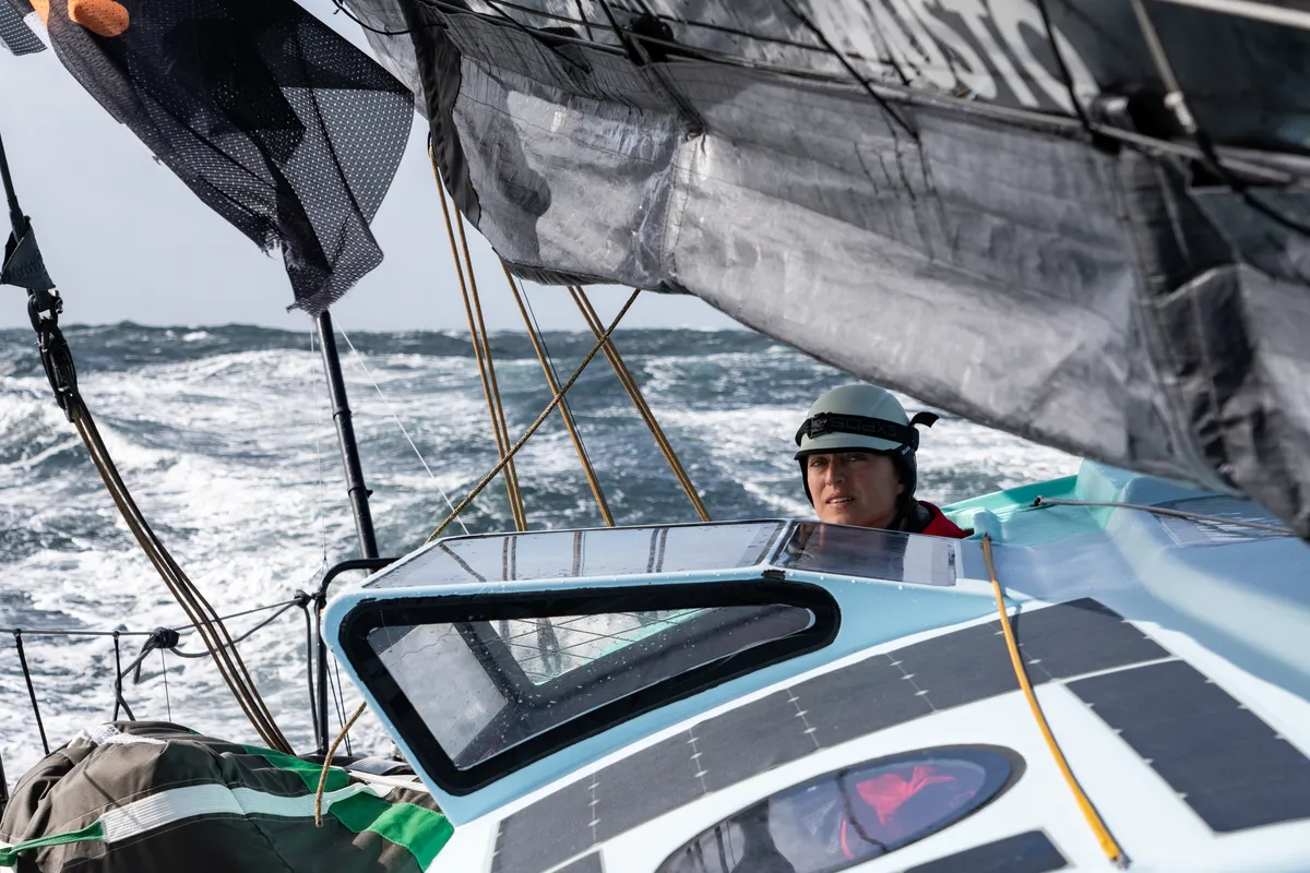 LORIENT, FRANCE - 26 SEPTEMBRE 2024 : TeamWork - Justine Mettraux (SUI), skipper du Team Snef, à l'entraînement, le 26 septembre 2024 au large de Lorient, France - Photo Gauthier Lebec