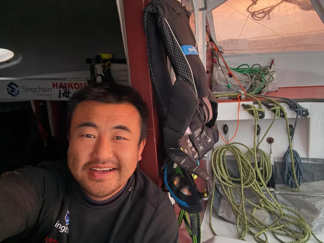 COURSE, 10 DÉCEMBRE 2024 : Photo envoyée depuis le bateau Singchain Team Haikou lors de la course à la voile du Vendée Globe le 10 décembre 2024. (Photo du skipper Jingkun Xu)