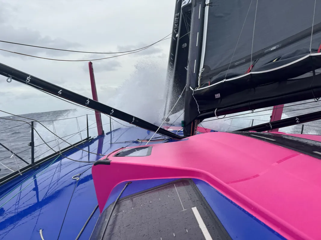 11 DÉCEMBRE 2024 : Photo envoyée depuis le bateau STAND AS ONE - Altavia lors de la course à la voile du Vendée Globe le 11 décembre 2024. (Photo du skipper Eric Bellion)