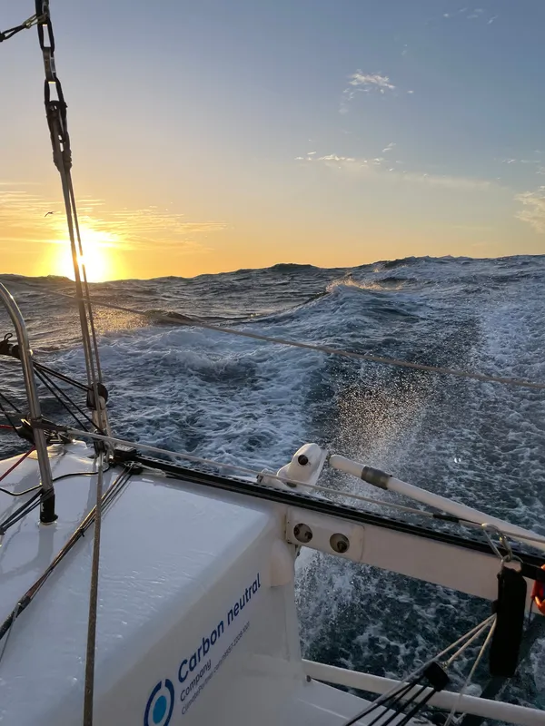 COURSE, 10 DÉCEMBRE 2024 : Photo envoyée depuis le bateau Tut Gut. Naviguant lors de la course à la voile du Vendée Globe le 11 décembre 2024. (Photo du skipper Oliver Heer)