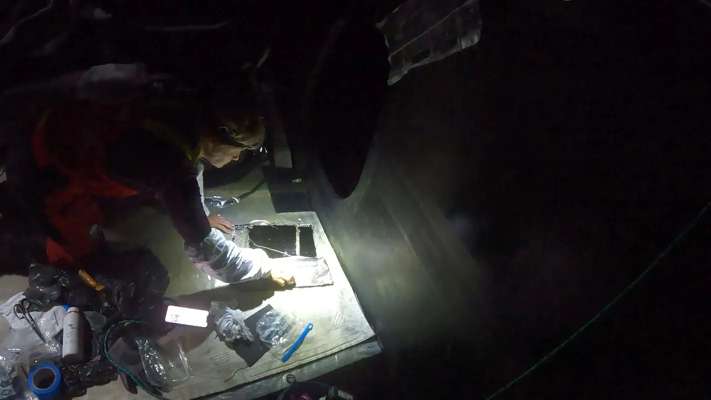 12 DÉCEMBRE 2024 : Photo envoyée depuis le bateau Medallia lors de la course à la voile du Vendée Globe le 12 décembre 2024. (Photo du skipper Pip Hare) travaux