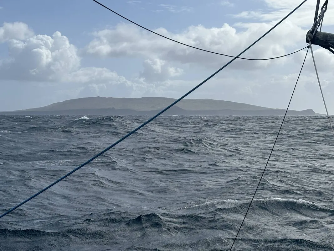 COURSE, 16 DÉCEMBRE 2024 : Photo envoyée depuis le bateau HUMAN Immobilier lors de la course à la voile du Vendée Globe le 16 décembre 2024. (Photo du skipper Antoine Cornic)