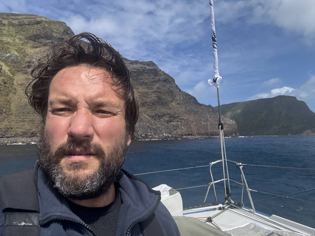COURSE, 16 DÉCEMBRE 2024 : Photo envoyée depuis le bateau HUMAN Immobilier lors de la course à la voile du Vendée Globe le 16 décembre 2024. (Photo du skipper Antoine Cornic)