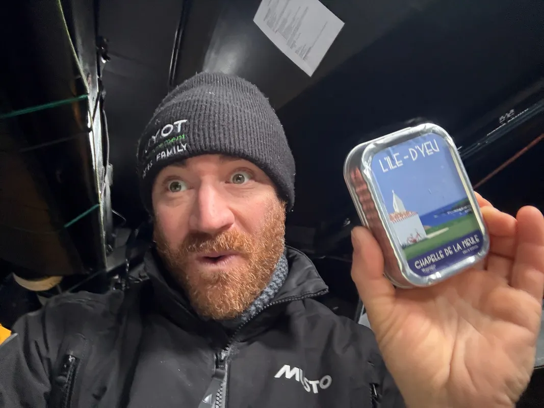 COURSE, 26 DÉCEMBRE 2024 : Photo envoyée depuis le bateau GUYOT Environnement - Water Family lors de la course à la voile du Vendée Globe le 26 décembre 2024. (Photo du skipper Benjamin Dutreux) alimentation
