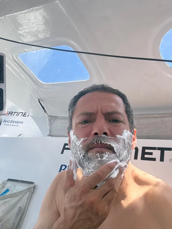 COURSE, 07 JANVIER 2025 : Photo envoyée depuis le bateau Fortinet - Best Western lors de la course à la voile du Vendée Globe le 07 janvier 2025. (Photo du skipper Romain Attanasio) Rasage