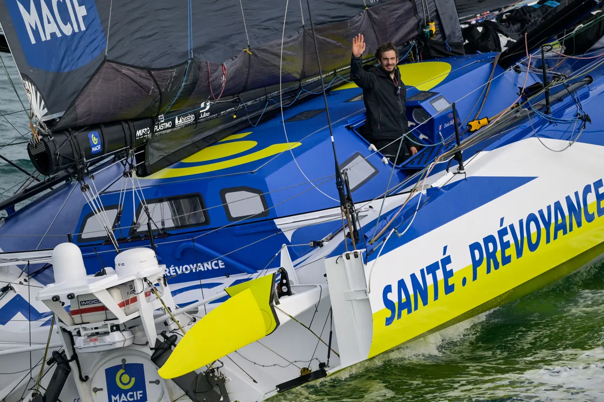 PENMARCH, FRANCE - 13 JANVIER 2025 : Charlie Dalin (FRA), skipper de MACIF Santé Prévoyance, est photographié lors de sa dernière course du Vendée Globe, le 13 janvier 2025 au large de Penmarc'h, France - (Photo by Olivier Blanchet / Alea)