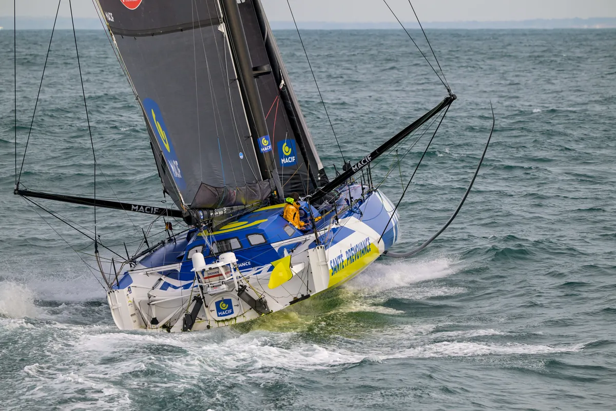 PENMARCH, FRANCE - 13 JANVIER 2025 : Charlie Dalin (FRA), skipper de MACIF Santé Prévoyance, est photographié lors de sa dernière course du Vendée Globe, le 13 janvier 2025 au large de Penmarc'h, France - (Photo by Olivier Blanchet / Alea)