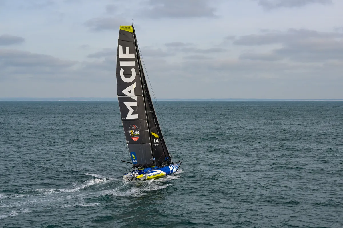 PENMARCH, FRANCE - 13 JANVIER 2025 : Charlie Dalin (FRA), skipper de MACIF Santé Prévoyance, est photographié lors de sa dernière course du Vendée Globe, le 13 janvier 2025 au large de Penmarc'h, France - (Photo by Olivier Blanchet / Alea)