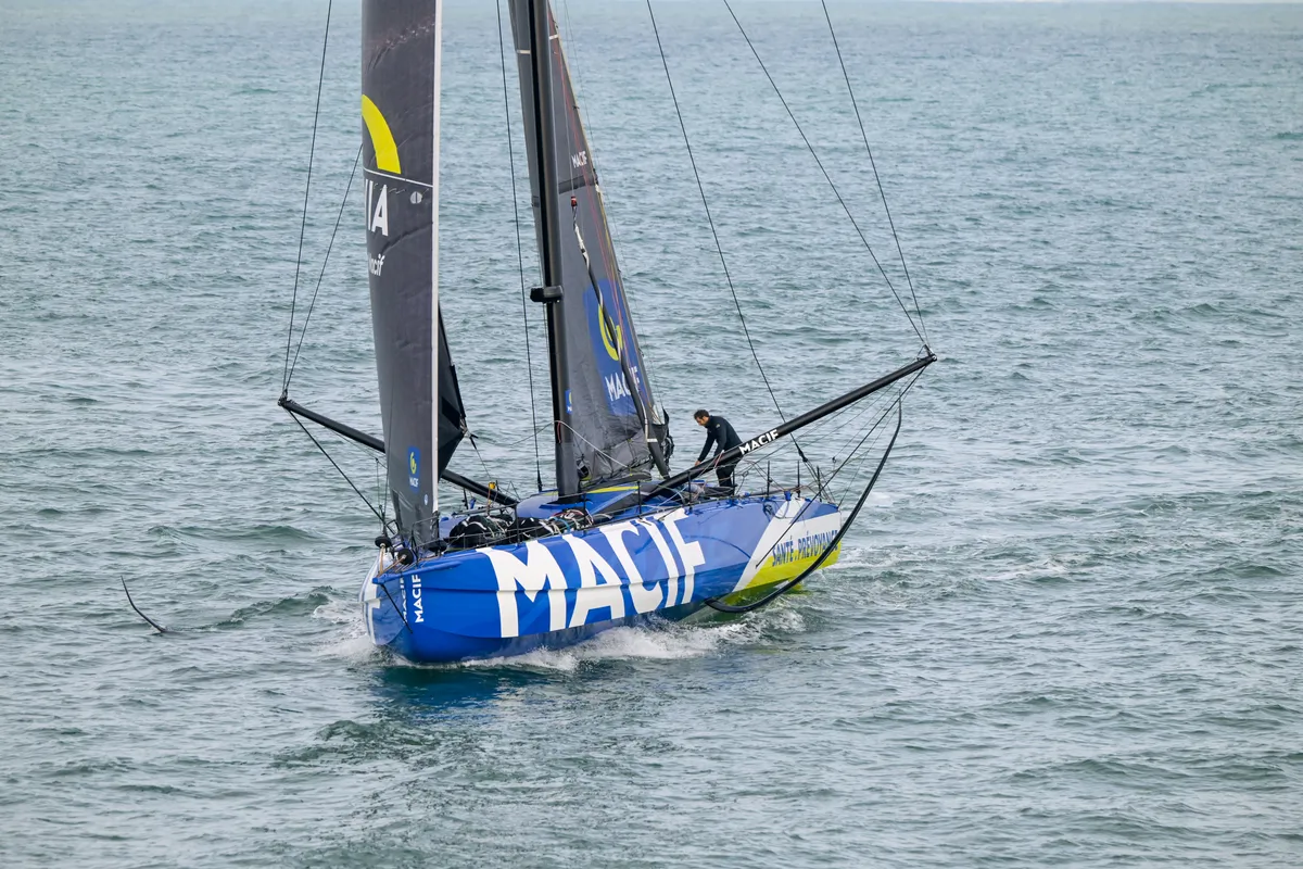 PENMARCH, FRANCE - 13 JANVIER 2025 : Charlie Dalin (FRA), skipper de MACIF Santé Prévoyance, est photographié lors de sa dernière course du Vendée Globe, le 13 janvier 2025 au large de Penmarc'h, France - (Photo by Olivier Blanchet / Alea)