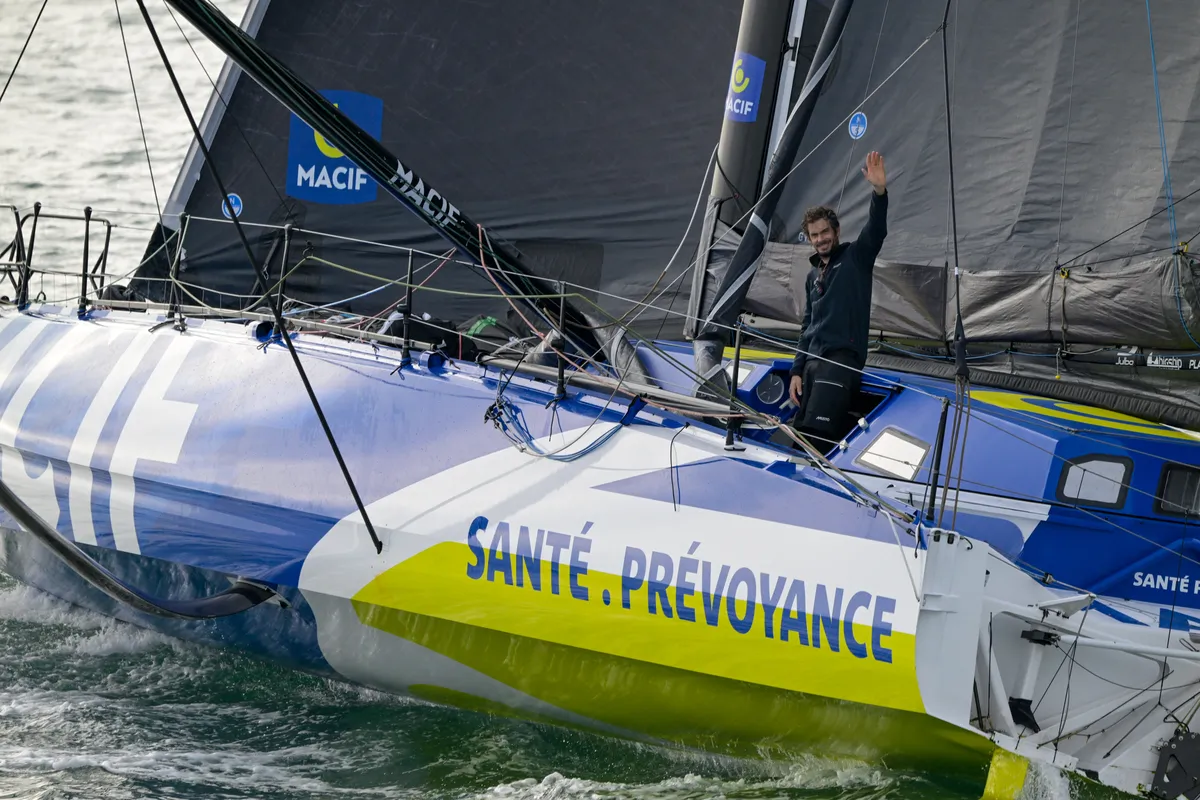 PENMARCH, FRANCE - 13 JANVIER 2025 : Charlie Dalin (FRA), skipper de MACIF Santé Prévoyance, est photographié lors de sa dernière course du Vendée Globe, le 13 janvier 2025 au large de Penmarc'h, France - (Photo by Olivier Blanchet / Alea)