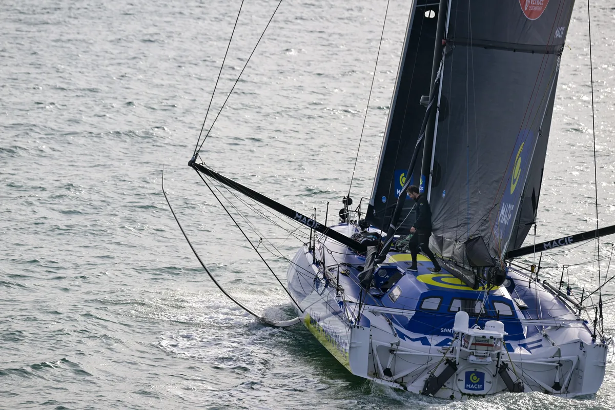 PENMARCH, FRANCE - 13 JANVIER 2025 : Charlie Dalin (FRA), skipper de MACIF Santé Prévoyance, est photographié lors de sa dernière course du Vendée Globe, le 13 janvier 2025 au large de Penmarc'h, France - (Photo by Olivier Blanchet / Alea)