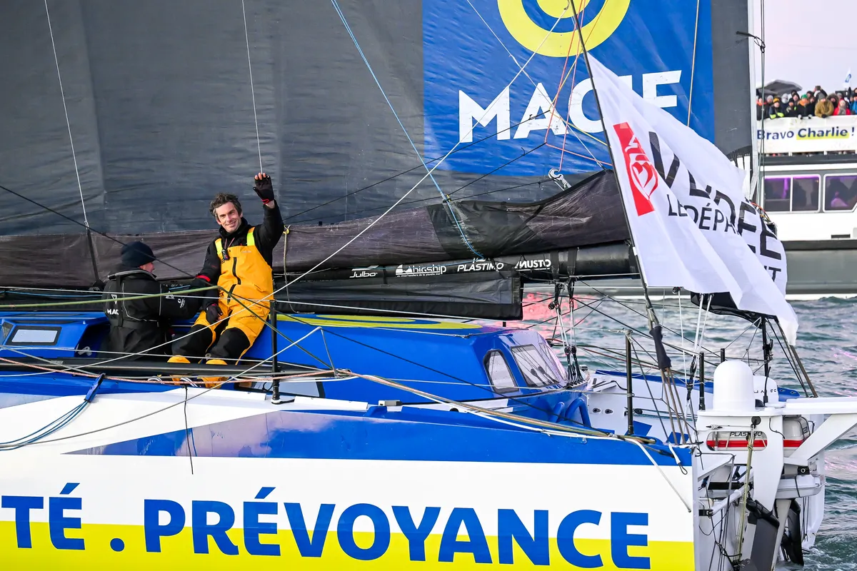 LES SABLES D'OLONNE, FRANCE - 14 JANVIER 2025 : Charlie Dalin (FRA), skipper de MACIF Santé Prévoyance, est photographié après avoir remporté le Vendée Globe 2024, le 14 janvier 2025 aux Sables d'Olonne, France. (Photo Jean-Louis Carli / Alea)