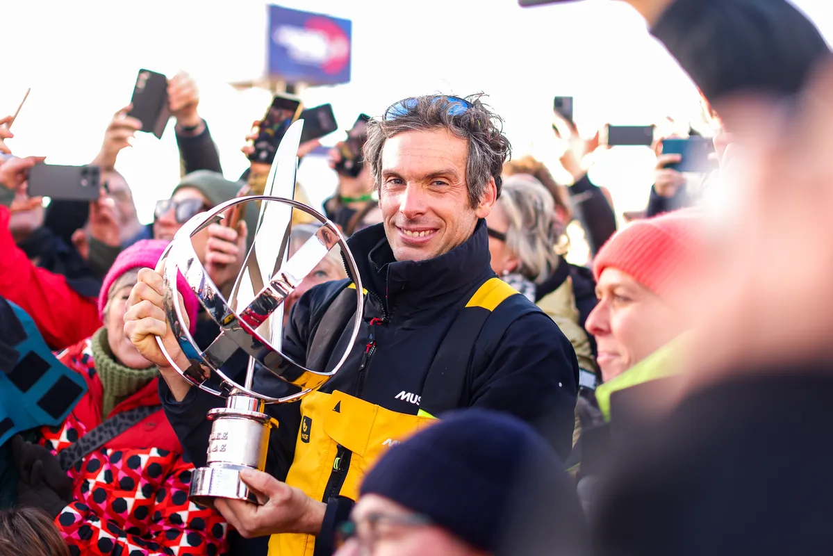 LES SABLES D'OLONNE, FRANCE - 14 JANVIER 2025 : Charlie Dalin (FRA), skipper de MACIF Santé Prévoyance, est photographié après avoir remporté le Vendée Globe 2024, le 14 janvier 2025 aux Sables d'Olonne, France. (Photo par Lloyd Images / Alea)