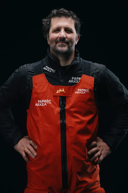 LES SABLES D'OLONNE, FRANCE - 15 JANVIER 2025 : Le skipper de PAPREC ARKÉA Yoann Richomme (FRA) est photographié en studio juste après avoir pris la 2e place du Vendée Globe, le 15 janvier 2025 aux Sables d'Olonne, France - (Photo by Vincent Curutchet / Alea)