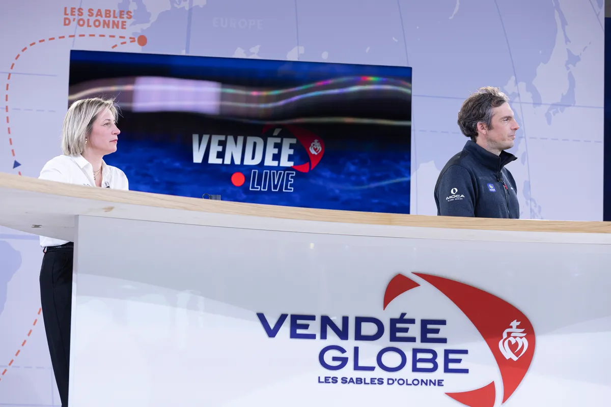 LES SABLES D'OLONNE, FRANCE - 15 JANVIER 2025 : Charlie Dalin (FRA), skipper de MACIF Santé Prévoyance, est photographié lors de l'émission Vendée Live après avoir remporté le Vendée Globe, le 15 janvier 2025 aux Sables d'Olonne, France - (Photo by Mark Lloyd / Alea)
