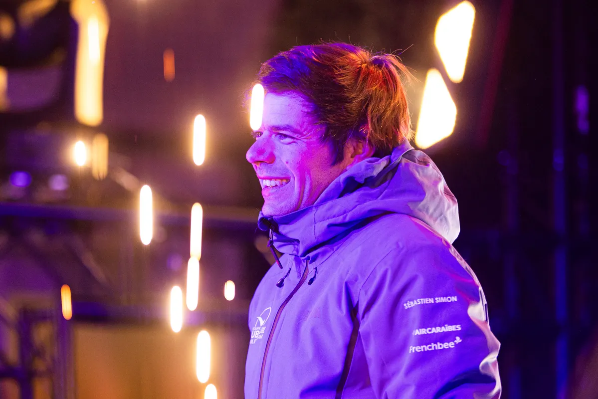 LES SABLES D'OLONNE, FRANCE - 17 JANVIER 2025 : Le skipper de Groupe Dubreuil Sébastien Simon (FRA) est photographié au Skipper Finisher Club du Vendée Globe, le 17 janvier 2025 aux Sables d'Olonne, France - (Photo by Mark Lloyd / Alea)