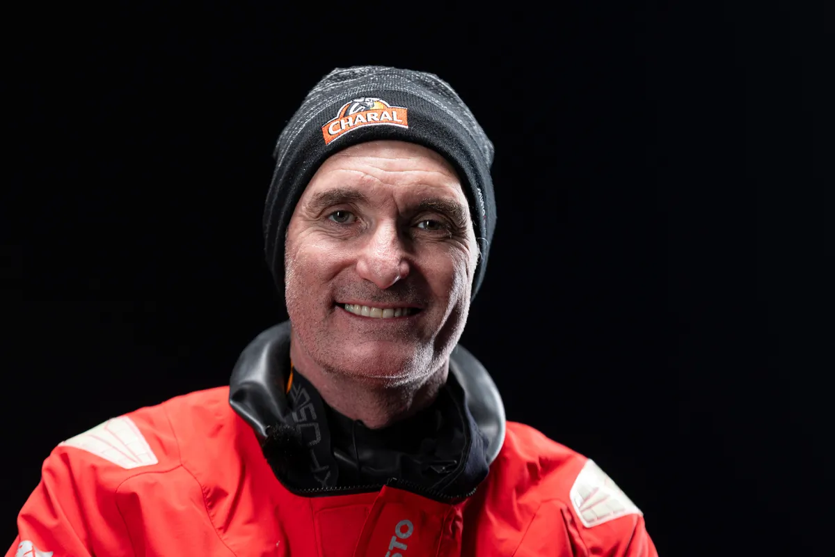 LES SABLES D'OLONNE, FRANCE - 24 JANVIER 2025 : Jérémie Beyou (FRA), skipper de Charal, est photographié en studio après avoir pris la 4ème place du Vendée Globe, le 24 janvier 2025 aux Sables d'Olonne, France - (Photo by LloydImages / Alea)