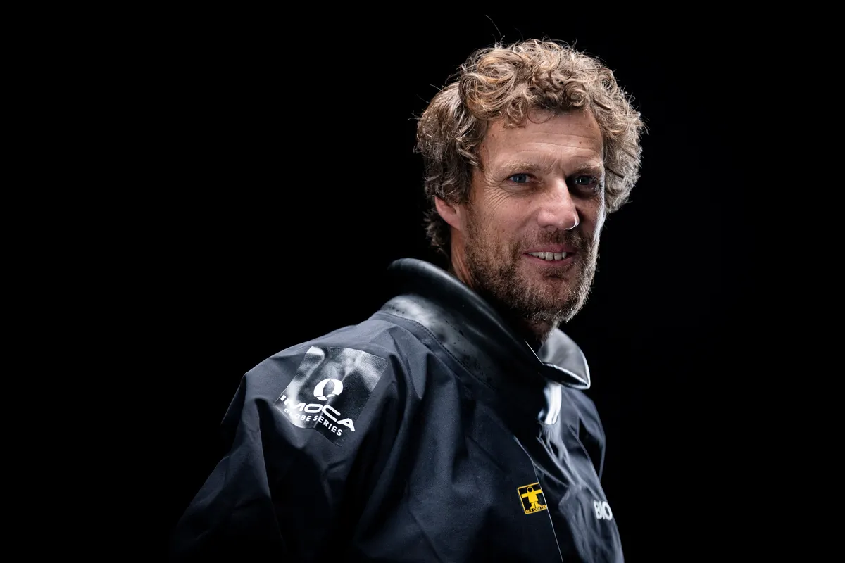LES SABLES D'OLONNE, FRANCE - 24 JANVIER 2025 : Paul Meilhat (FRA), skipper de Biotherm, est photographié en studio après avoir pris la 5e place du Vendée Globe, le 24 janvier 2025 aux Sables d'Olonne, France - (Photo by LloydImages / Alea)