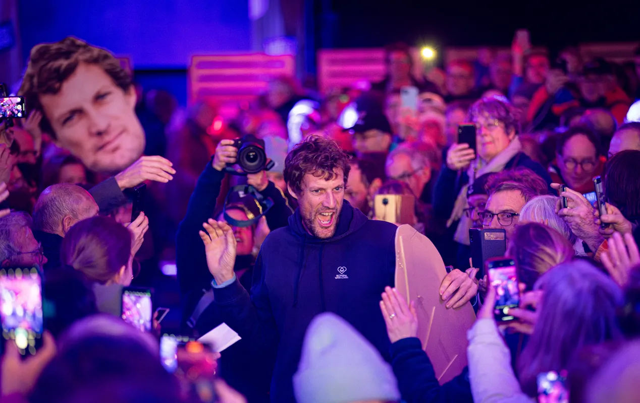 LES SABLES D'OLONNE, FRANCE - 24 JANVIER 2025 : Paul Meilhat (FRA), skipper de Biotherm, est photographié au Skipper Finisher Club du Vendée Globe, le 24 janvier 2025 aux Sables d'Olonne, France - (Photo by Lloyd images / Alea)