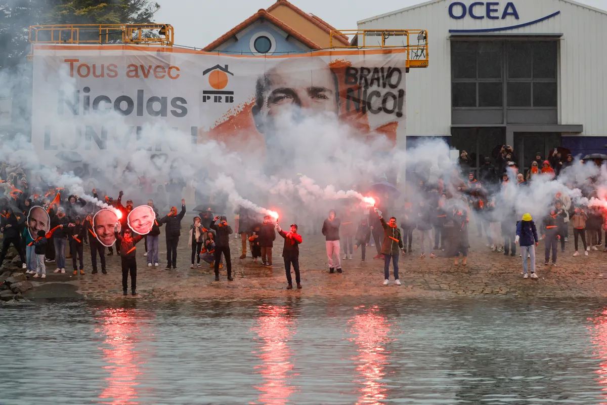 LES SABLES D'OLONNE, FRANCE - JANUARY 25, 2025 : HOLCIM - PRB skipper Nicolas Lunven (FRA) fans are celebrating after he takes 6th place in the Vendee Globe, on January 25, 2025 in Les Sables d'Olonne, France - (Photo by Anne Beauge / Alea)