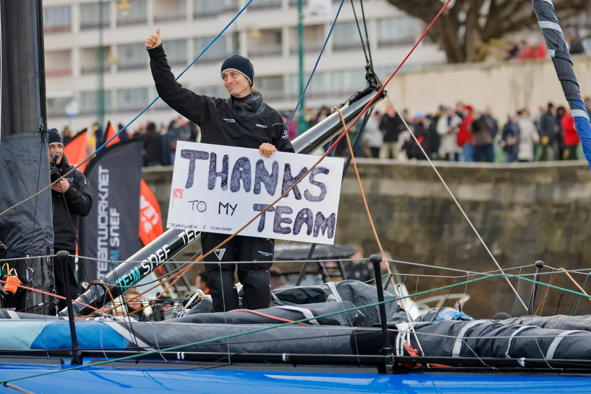 LES SABLES D'OLONNE, FRANCE - 25 JANVIER 2025 : Justine Mettraux (SUI), skipper de Team Snef, photographiée après sa 8e place dans le Vendée Globe, le 25 janvier 2025 aux Sables d'Olonne, France - (Photo by Anne Beauge / Alea)