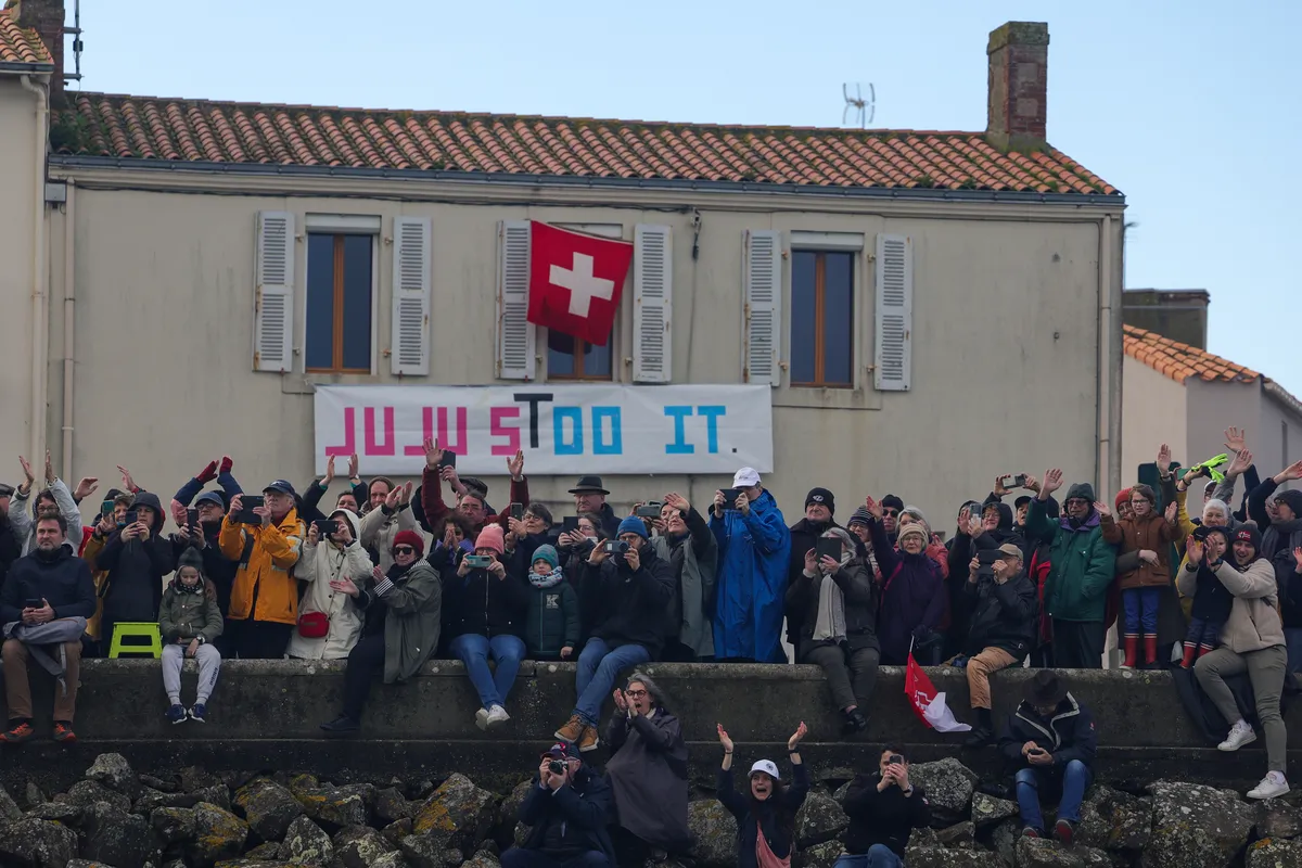 LES SABLES D'OLONNE, FRANCE - 25 JANVIER 2025 : TeamWork - Justine Mettraux (SUI), skipper du Team Snef, est photographiée après sa 8ème place dans le Vendée Globe, le 25 janvier 2025 aux Sables d'Olonne, France - (Photo by Jean-Marie Liot / Alea)